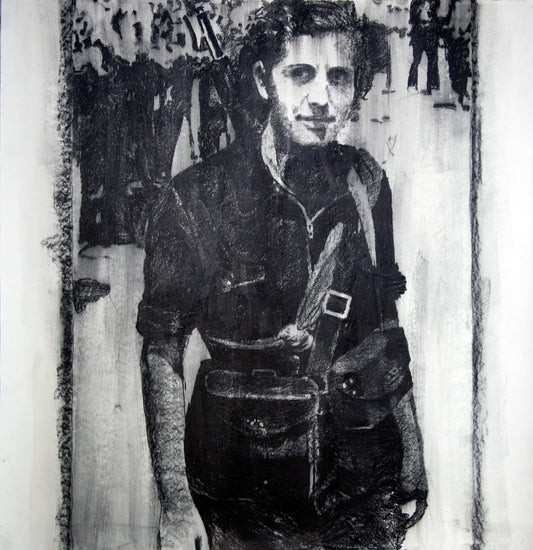 Con las mangas de la camisa remangadas